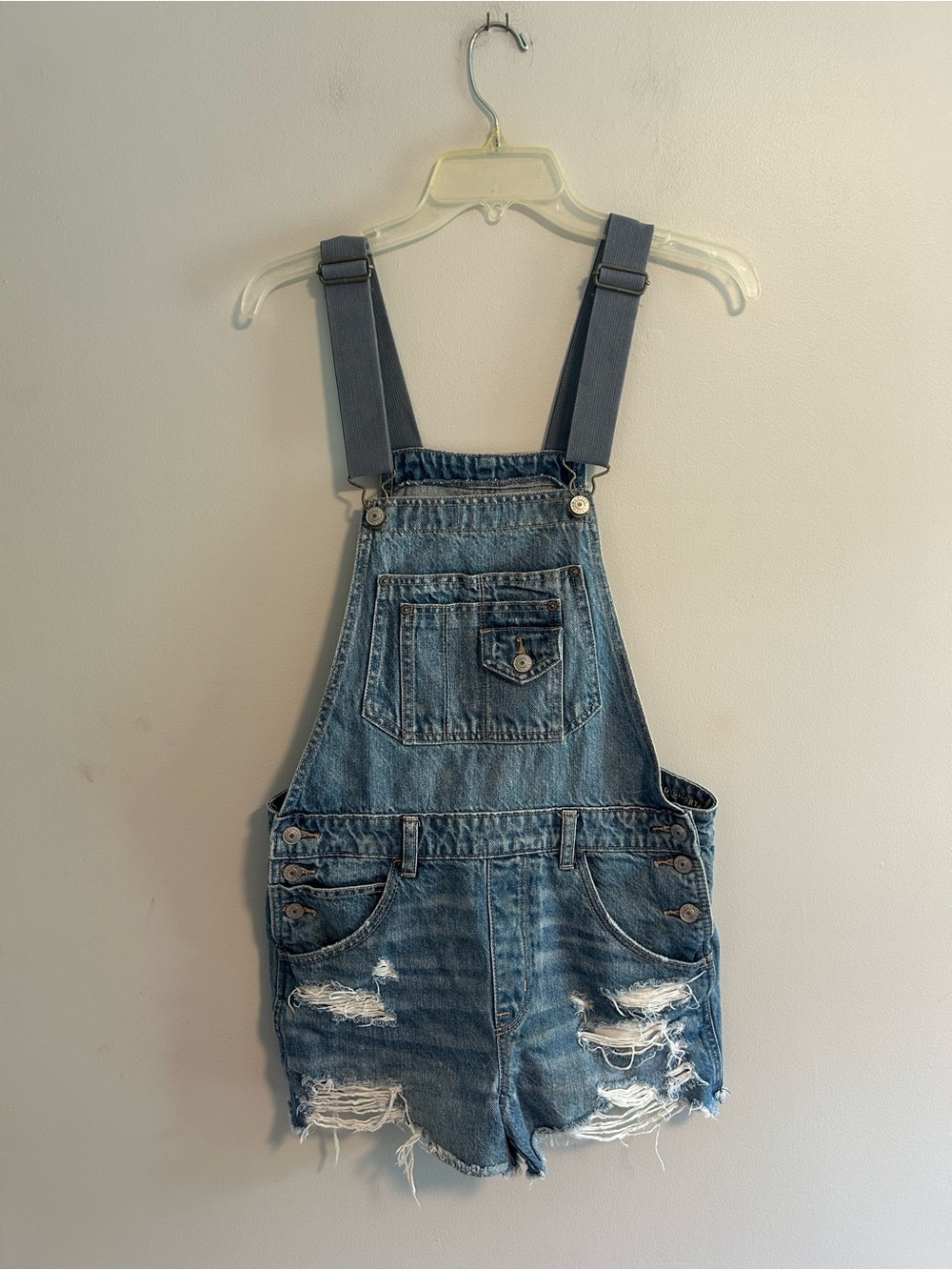 American eagle small medium wash Denim Distressed 90s boyfriend Short Overalls